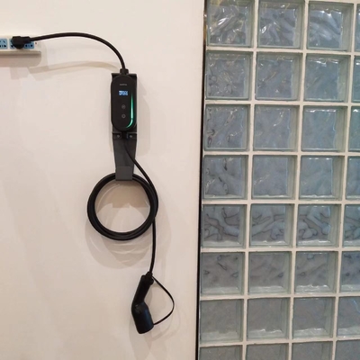 よい価格 7.4kW 32A Portable EV Charger with IP67 & Delay Charging オンライン